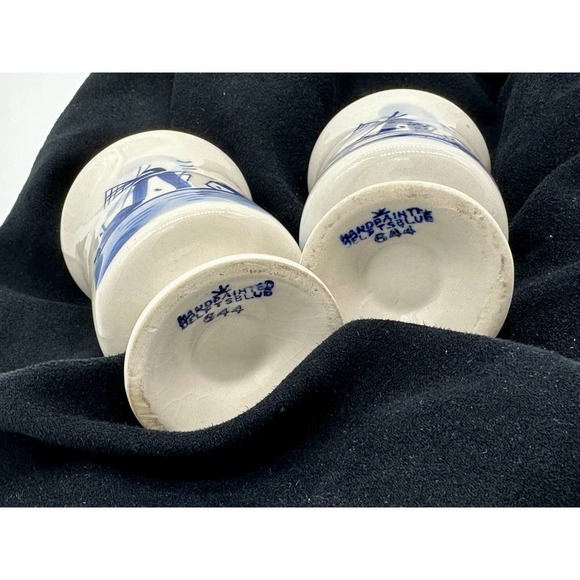 VINTAGE DELFT Blue Hand-painted DECANTER w/Cork with 6 Ceramic Raised Shot Cups - Picture 6 of 12